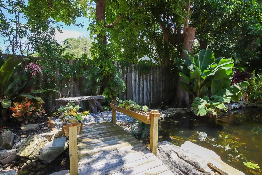 1351 DIXIE LEE LN