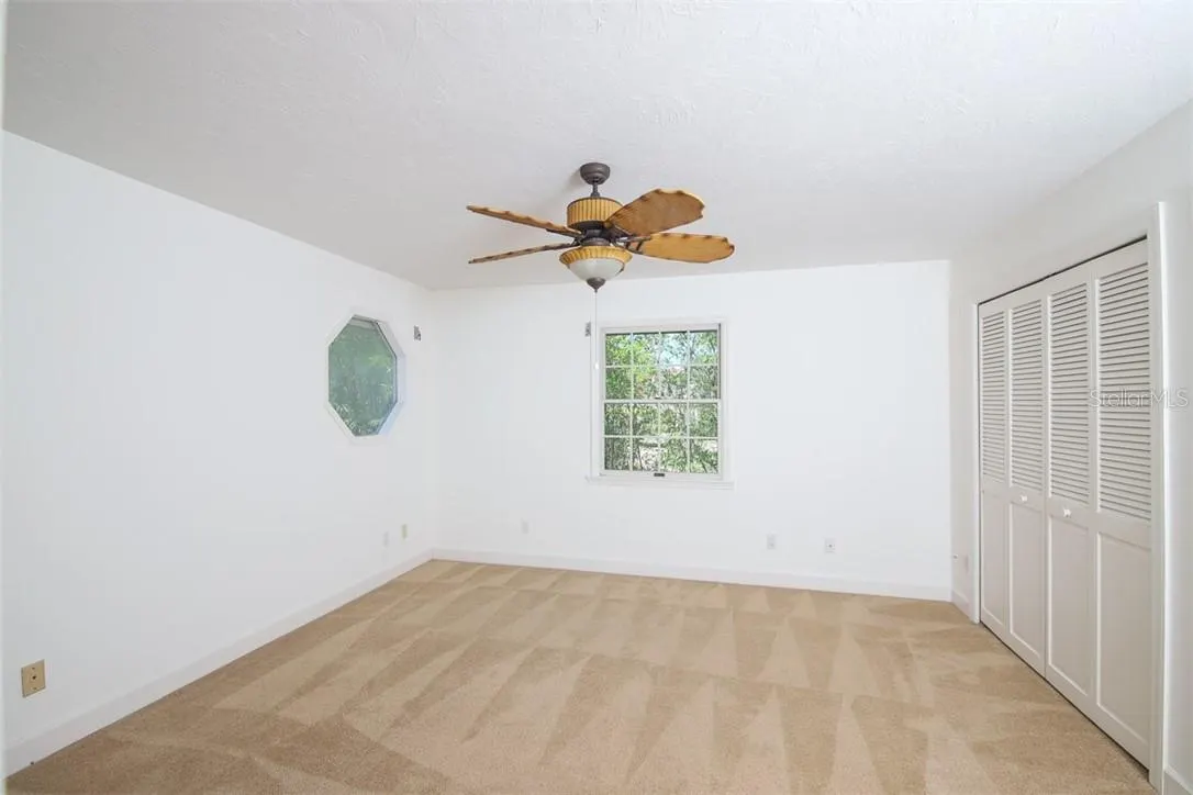 1351 DIXIE LEE LN