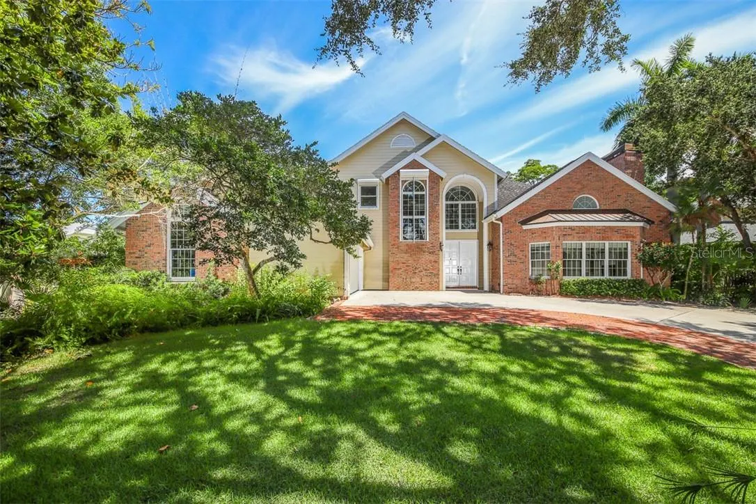 1351 DIXIE LEE LN
