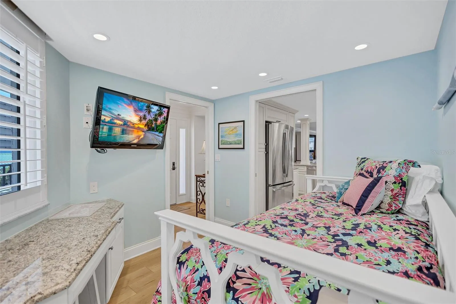 5880 MIDNIGHT PASS RD #206, #206