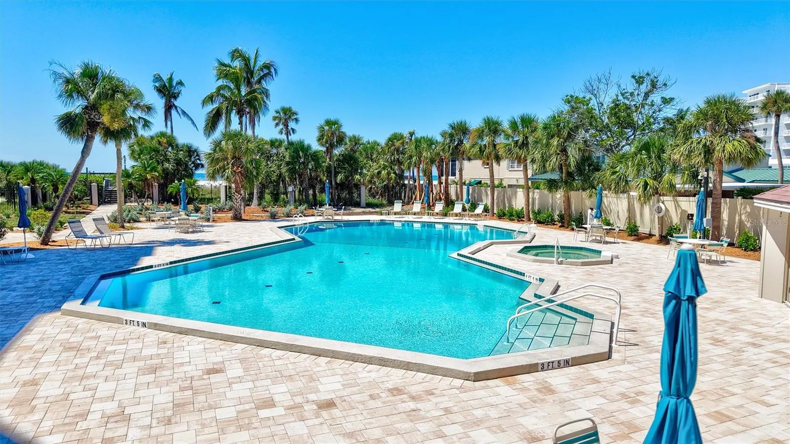 5880 MIDNIGHT PASS RD #206, #206