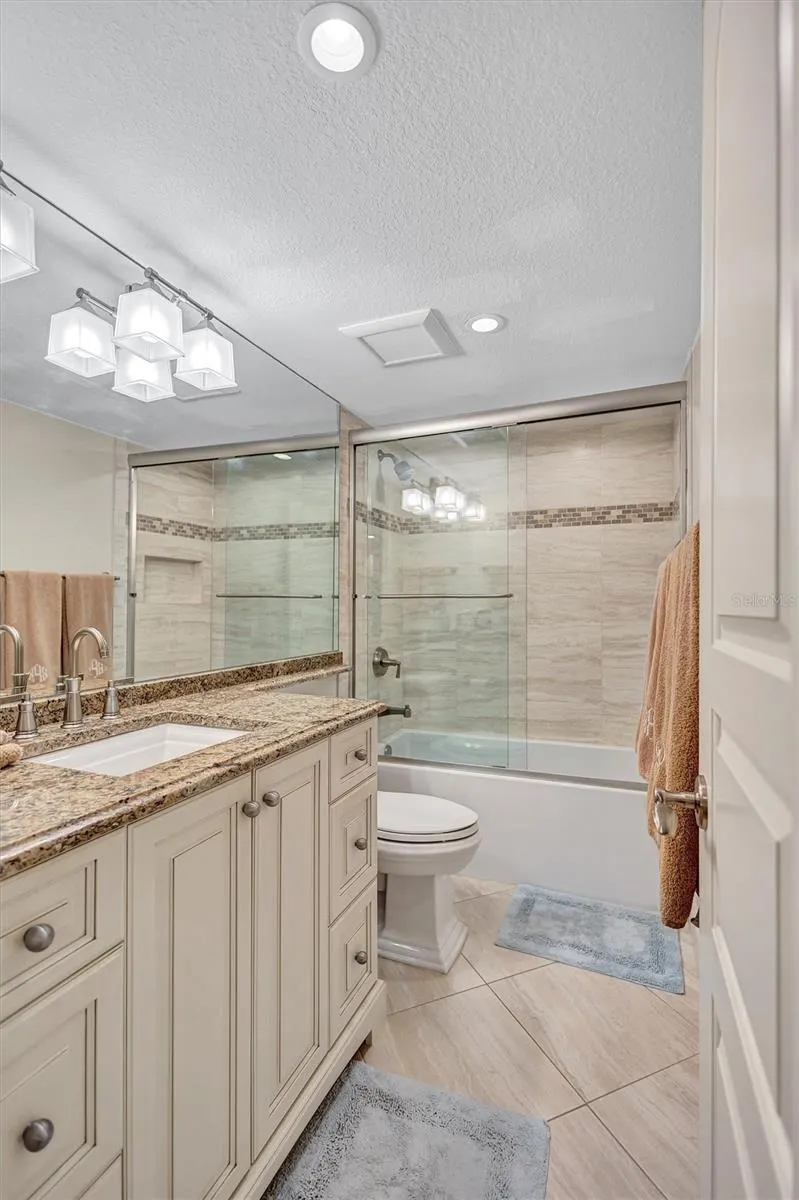 5880 MIDNIGHT PASS RD #206, #206