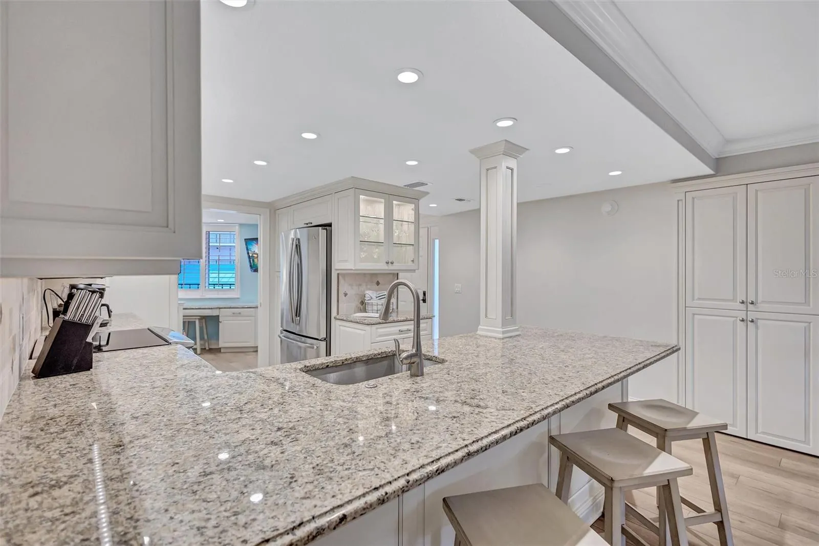5880 MIDNIGHT PASS RD #206, #206
