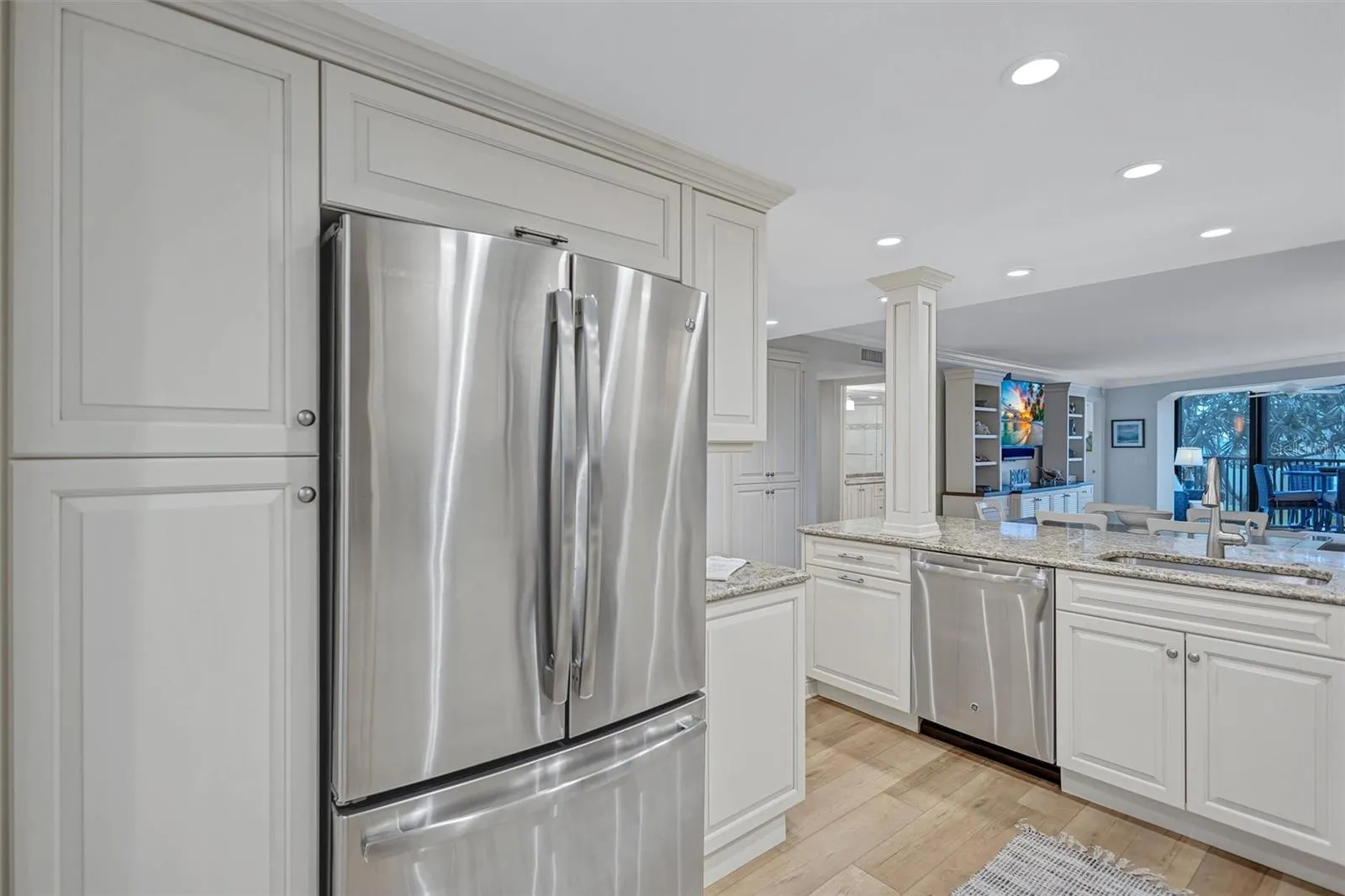 5880 MIDNIGHT PASS RD #206, #206