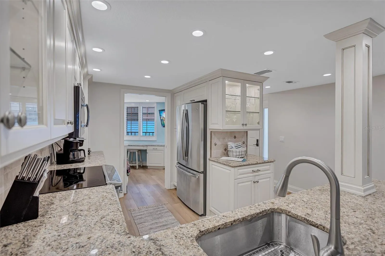 5880 MIDNIGHT PASS RD #206, #206