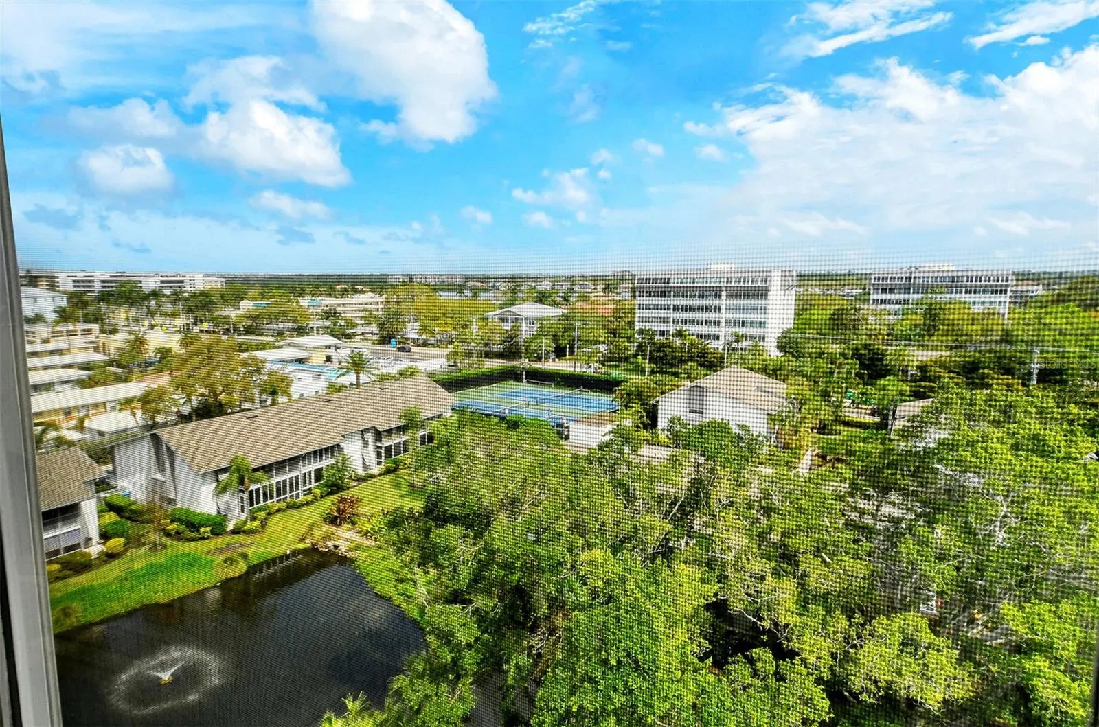 1125 W PEPPERTREE DR #706, #706