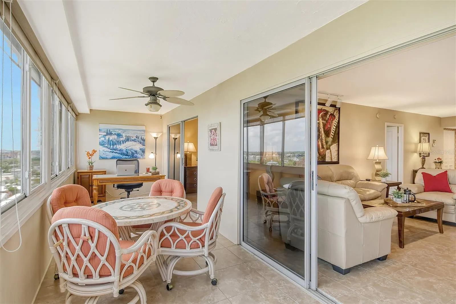 1125 W PEPPERTREE DR #706, #706