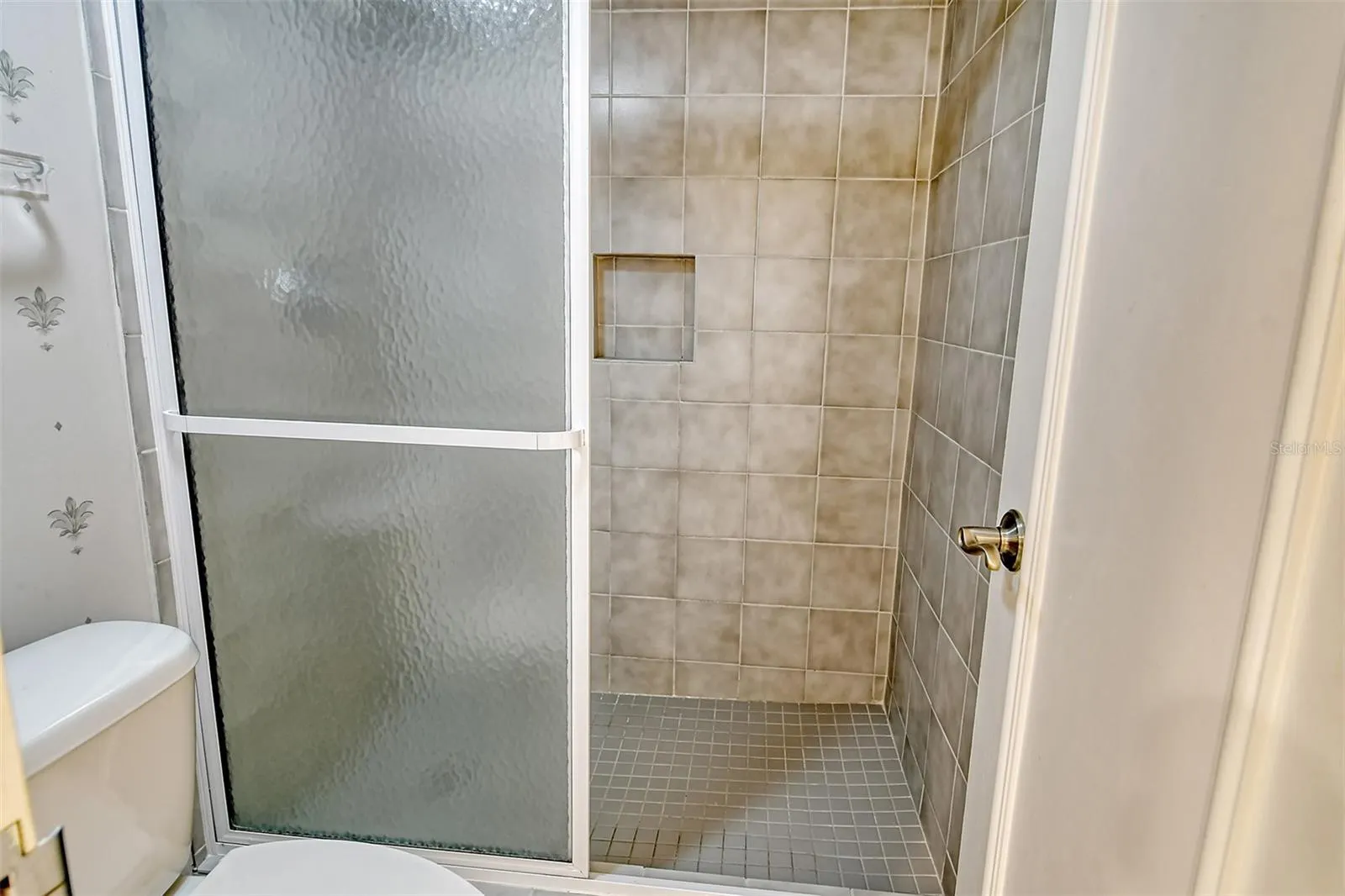 1125 W PEPPERTREE DR #706, #706