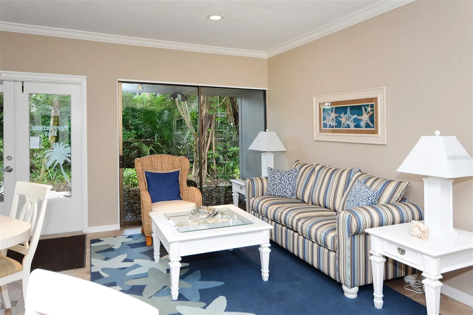1125 W PEPPERTREE DR #706, #706