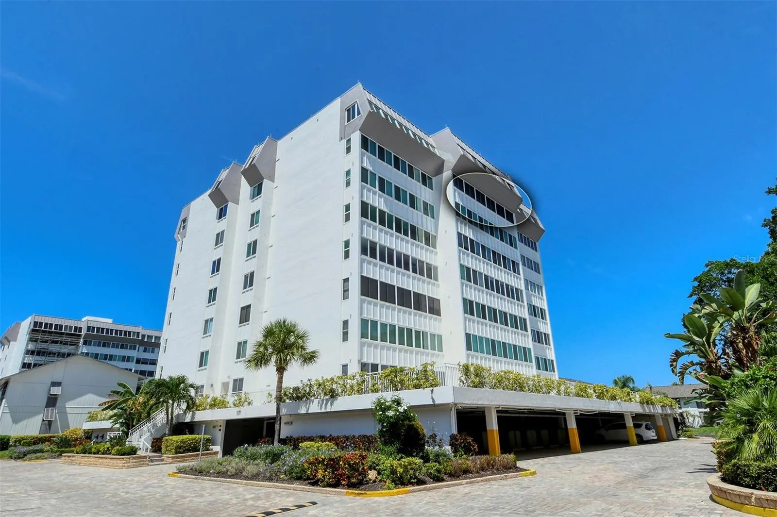 1125 W PEPPERTREE DR #706, #706