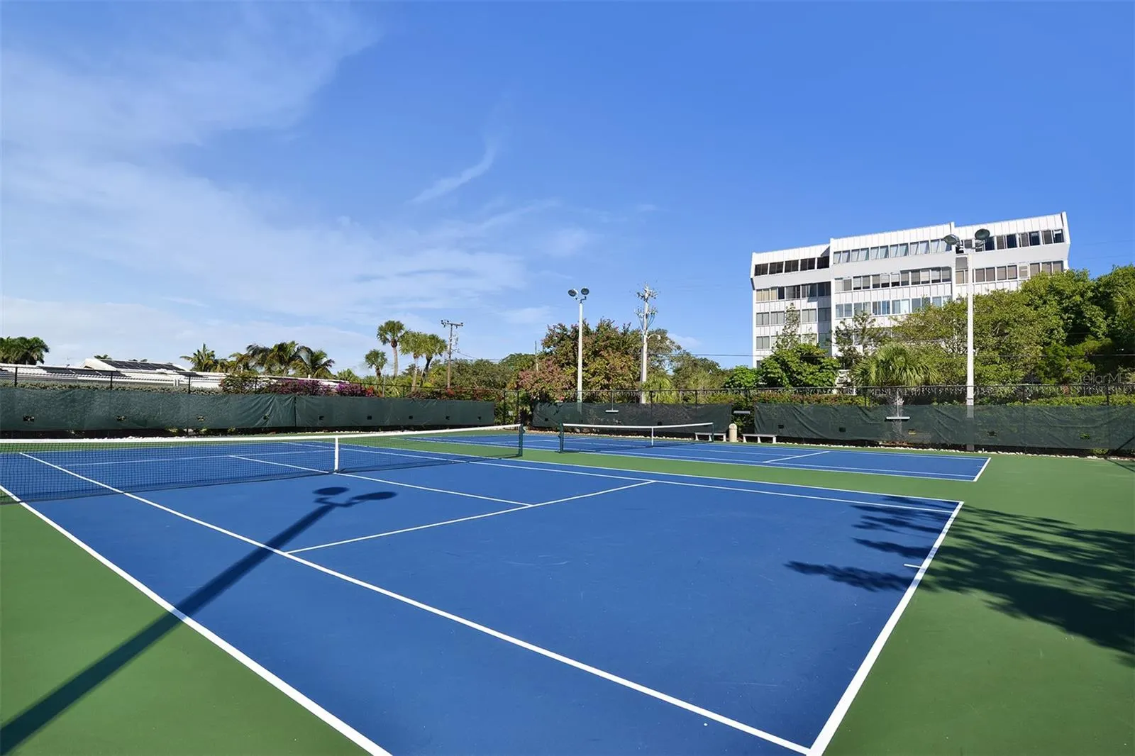 1125 W PEPPERTREE DR #706, #706