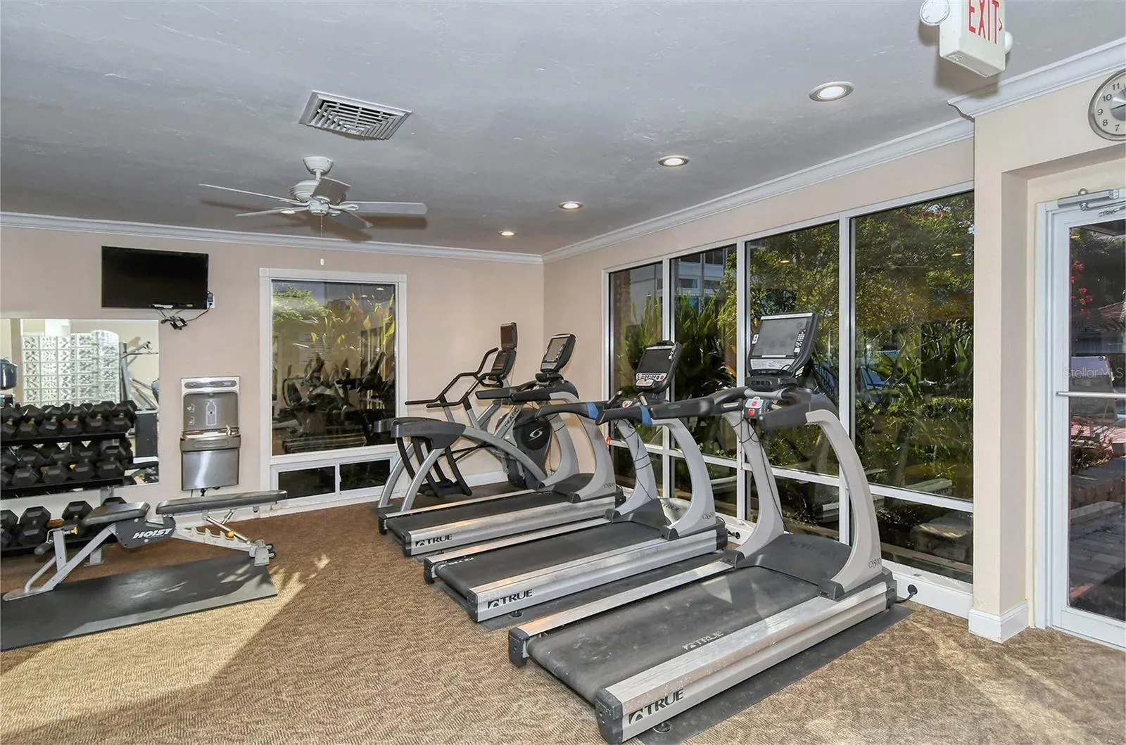 1125 W PEPPERTREE DR #706, #706