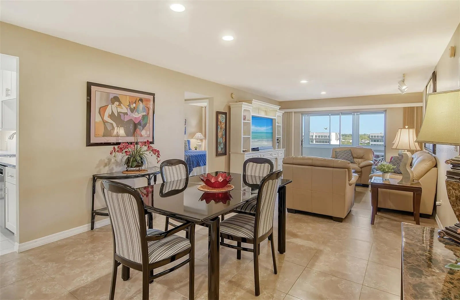 1125 W PEPPERTREE DR #706, #706