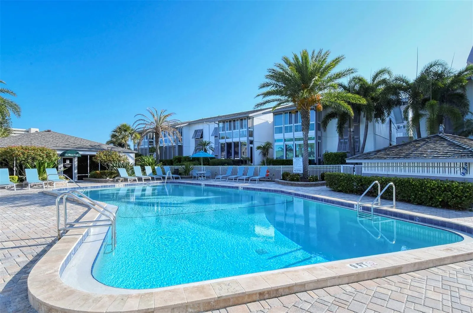 1125 W PEPPERTREE DR #706, #706