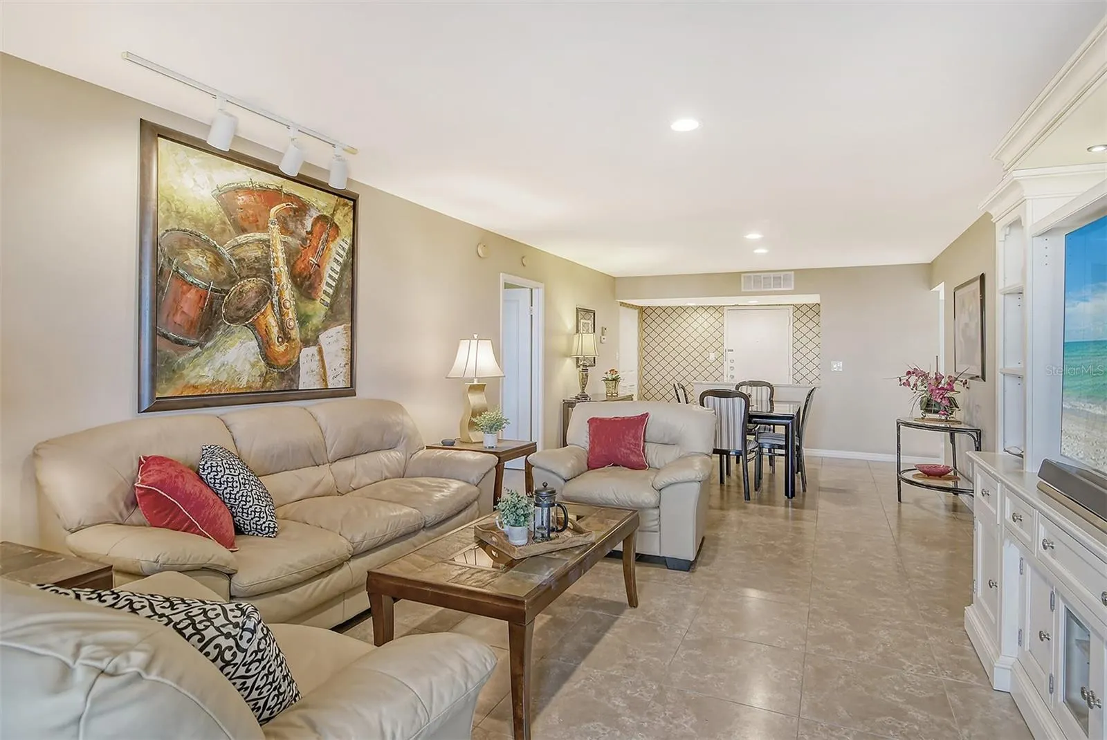 1125 W PEPPERTREE DR #706, #706