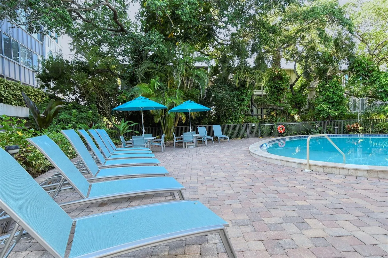 1125 W PEPPERTREE DR #706, #706