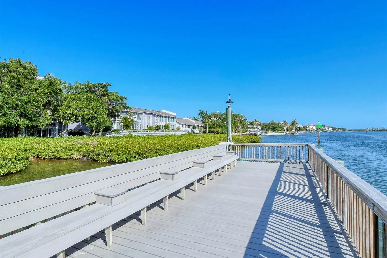 1125 W PEPPERTREE DR #706, #706