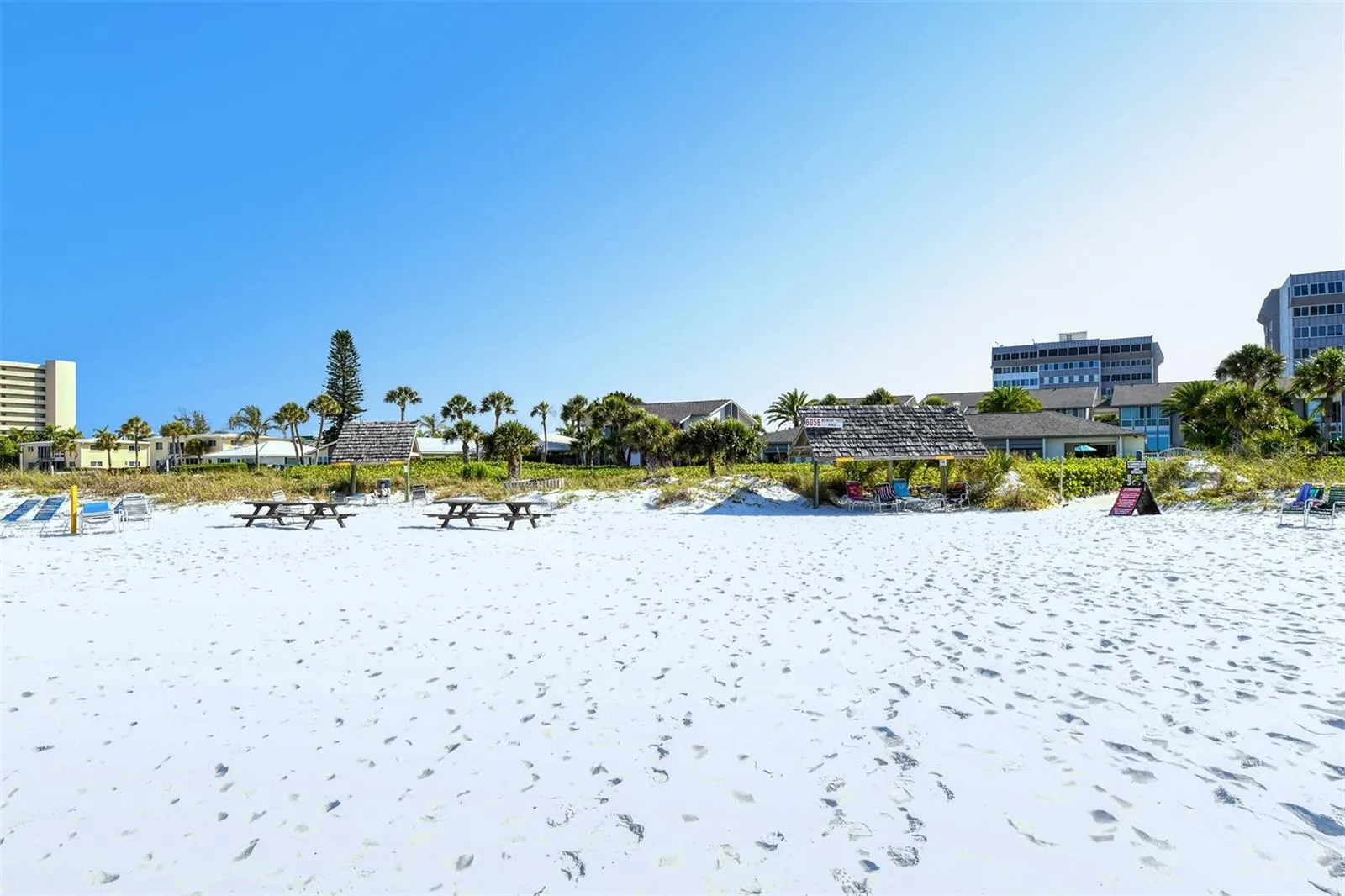 1125 W PEPPERTREE DR #706, #706
