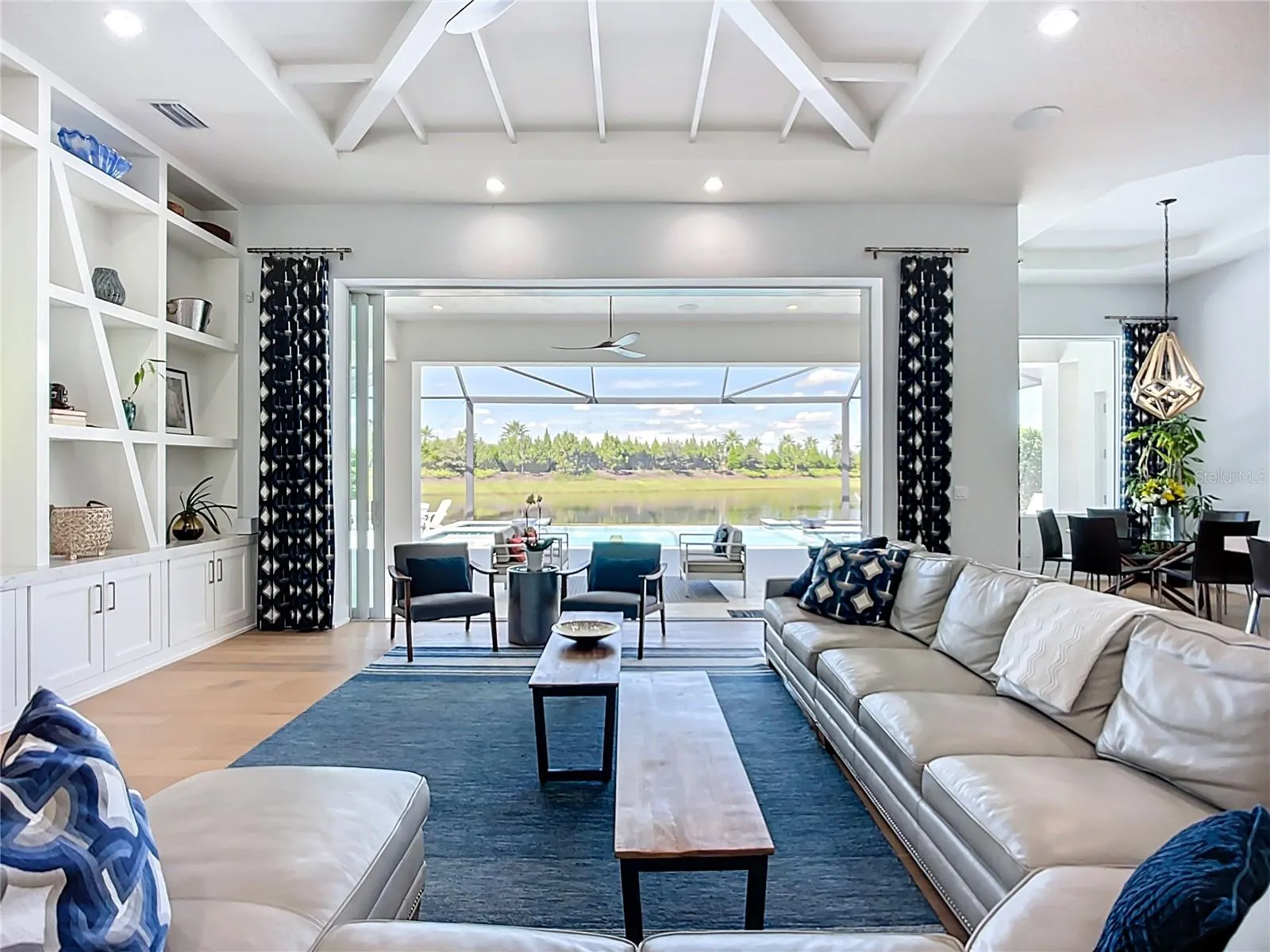 8343 REDONDA LOOP