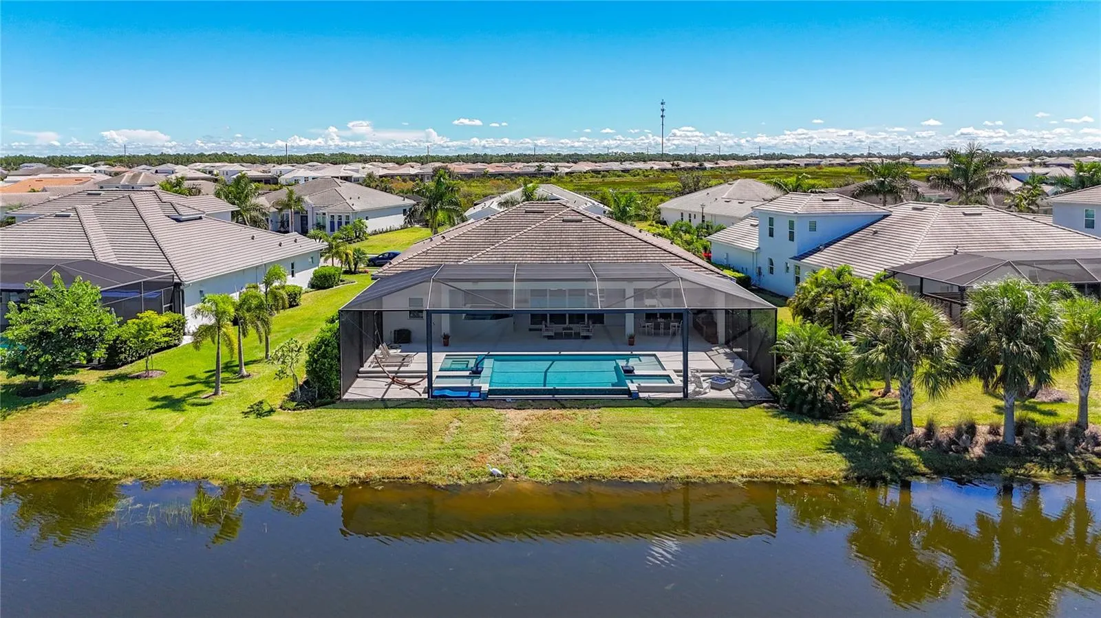 8343 REDONDA LOOP