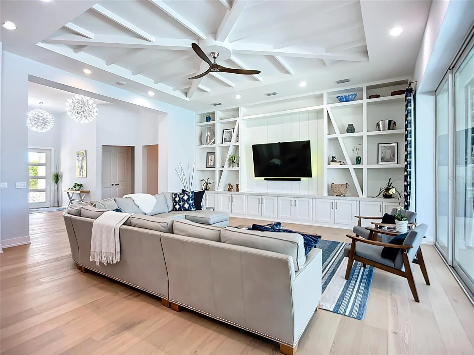 8343 REDONDA LOOP