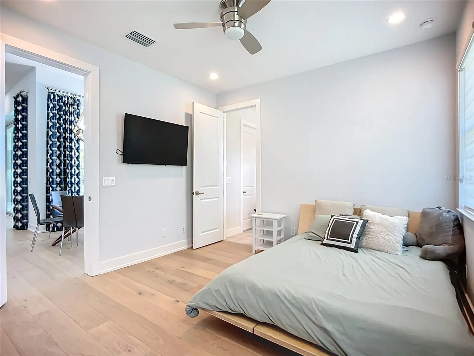 8343 REDONDA LOOP