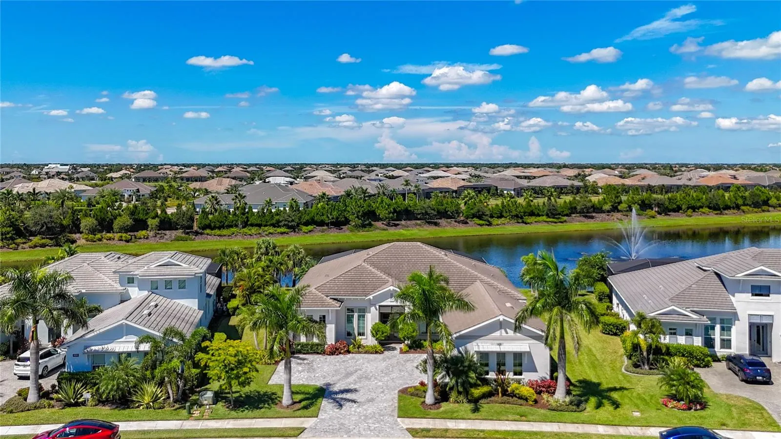 8343 REDONDA LOOP