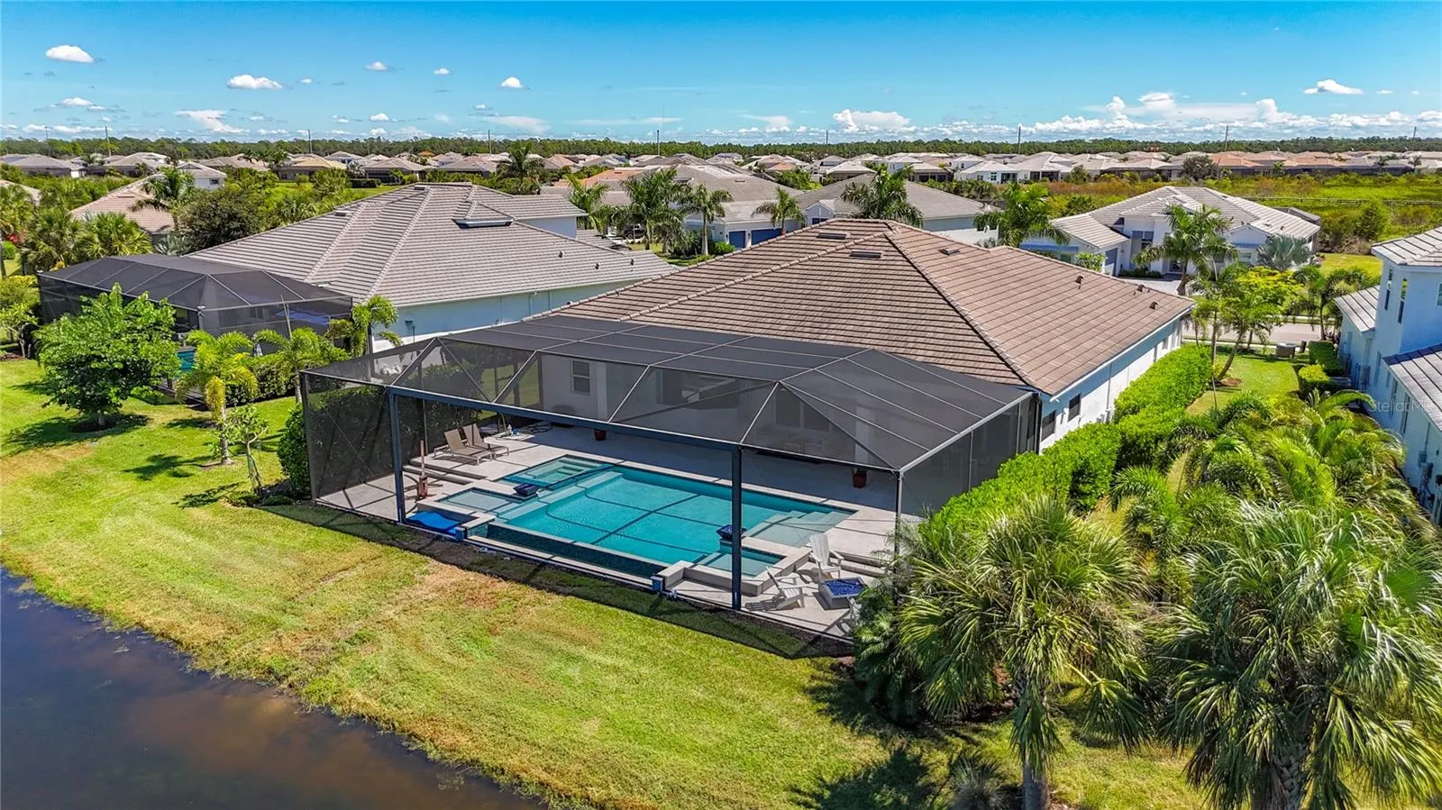 8343 REDONDA LOOP