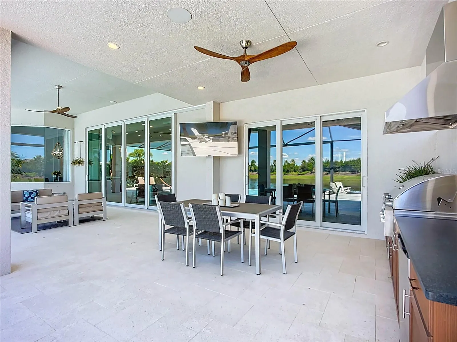 8343 REDONDA LOOP