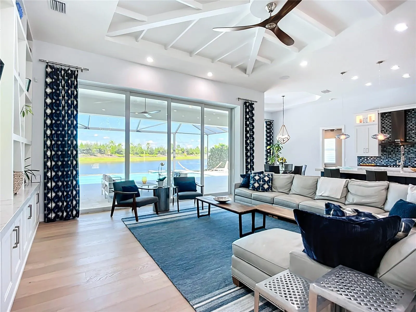 8343 REDONDA LOOP