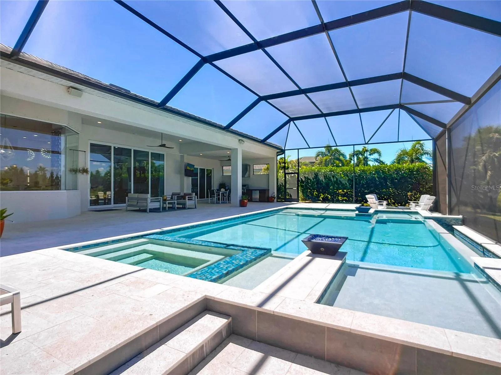 8343 REDONDA LOOP