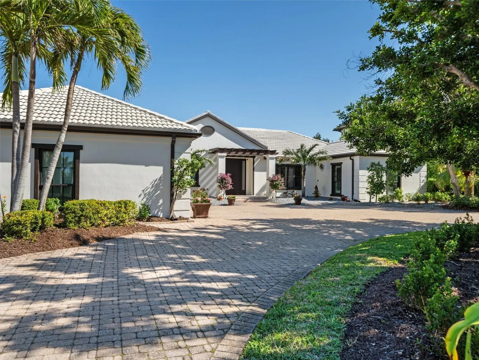 355 W ROYAL FLAMINGO DR