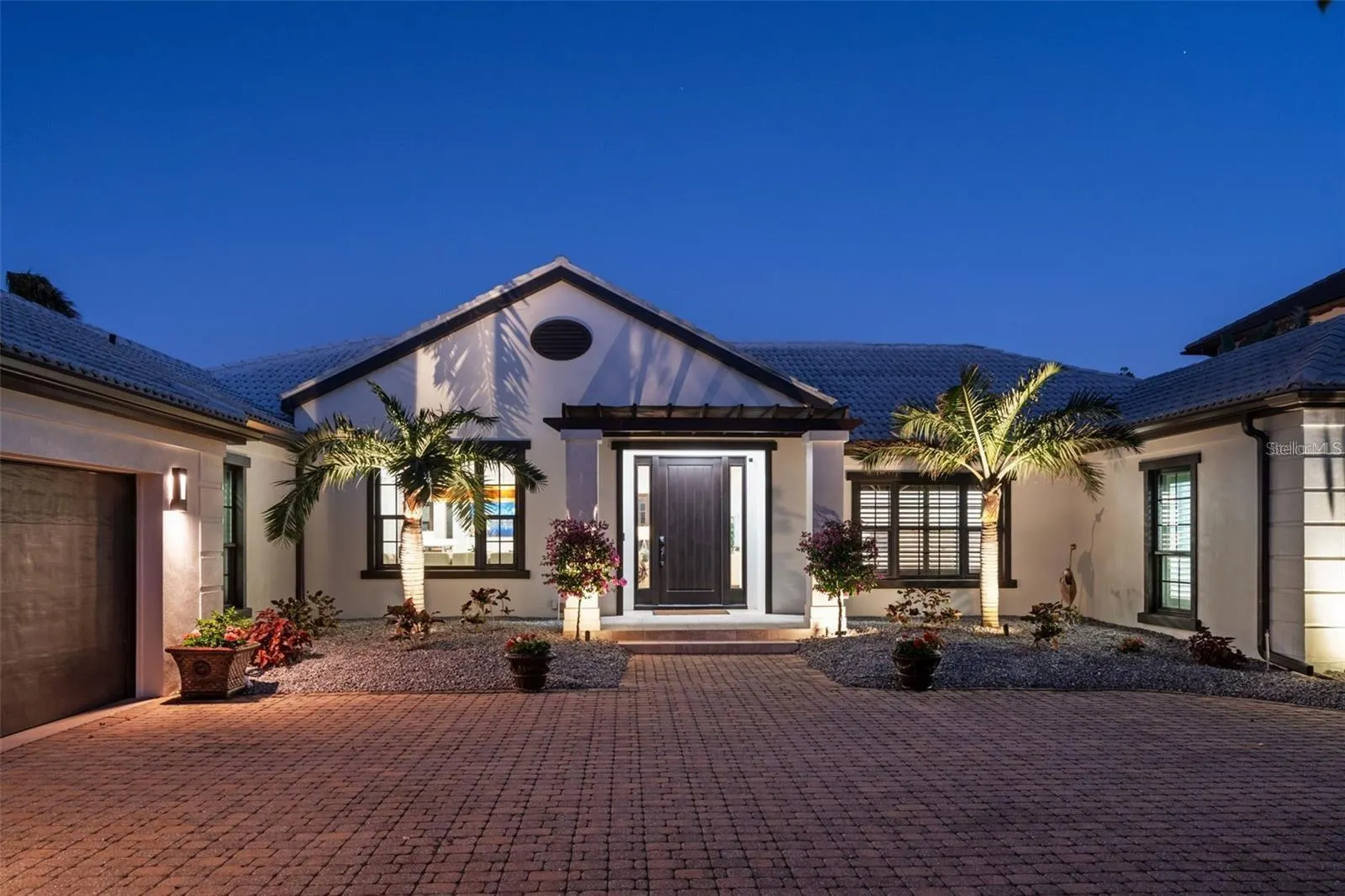355 W ROYAL FLAMINGO DR