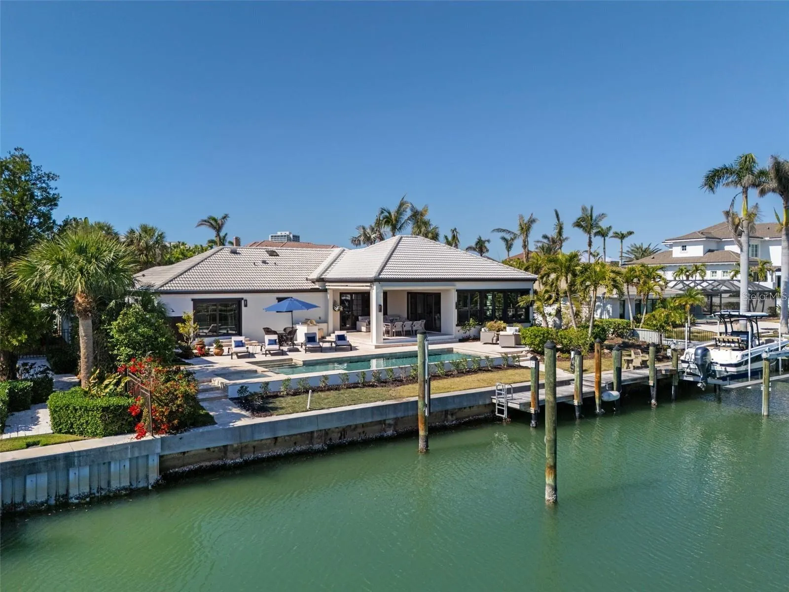 355 W ROYAL FLAMINGO DR