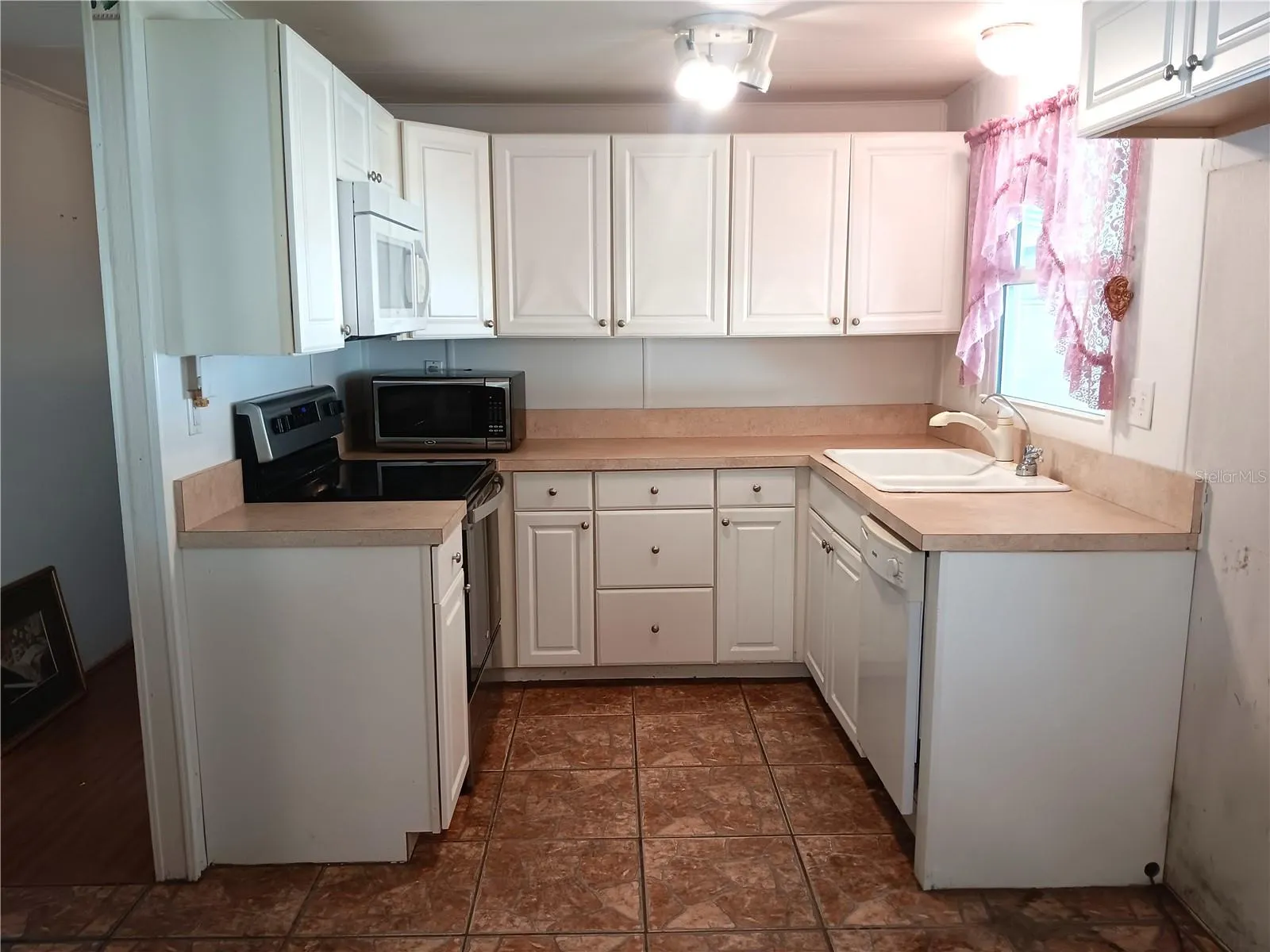 348 TROPIC DR