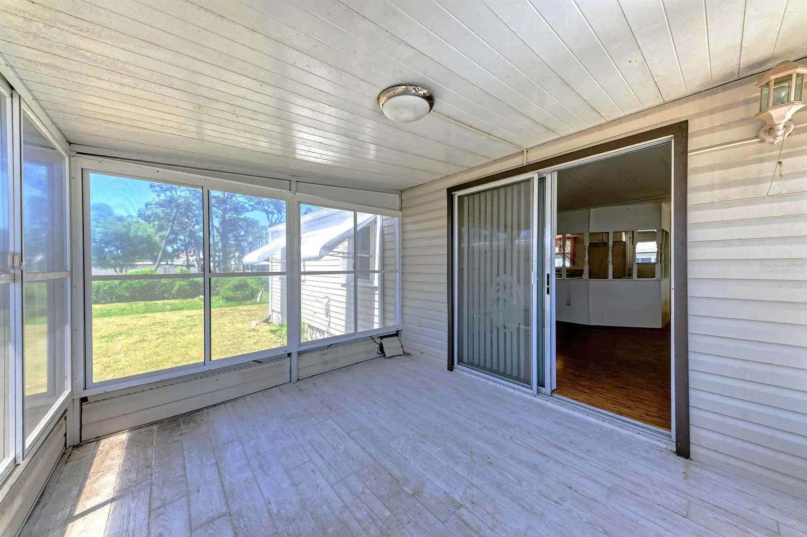 348 TROPIC DR