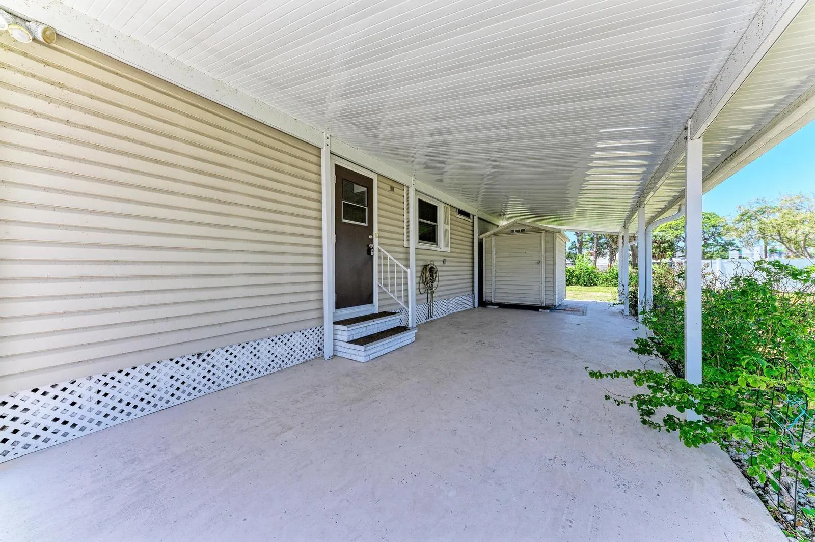 348 TROPIC DR
