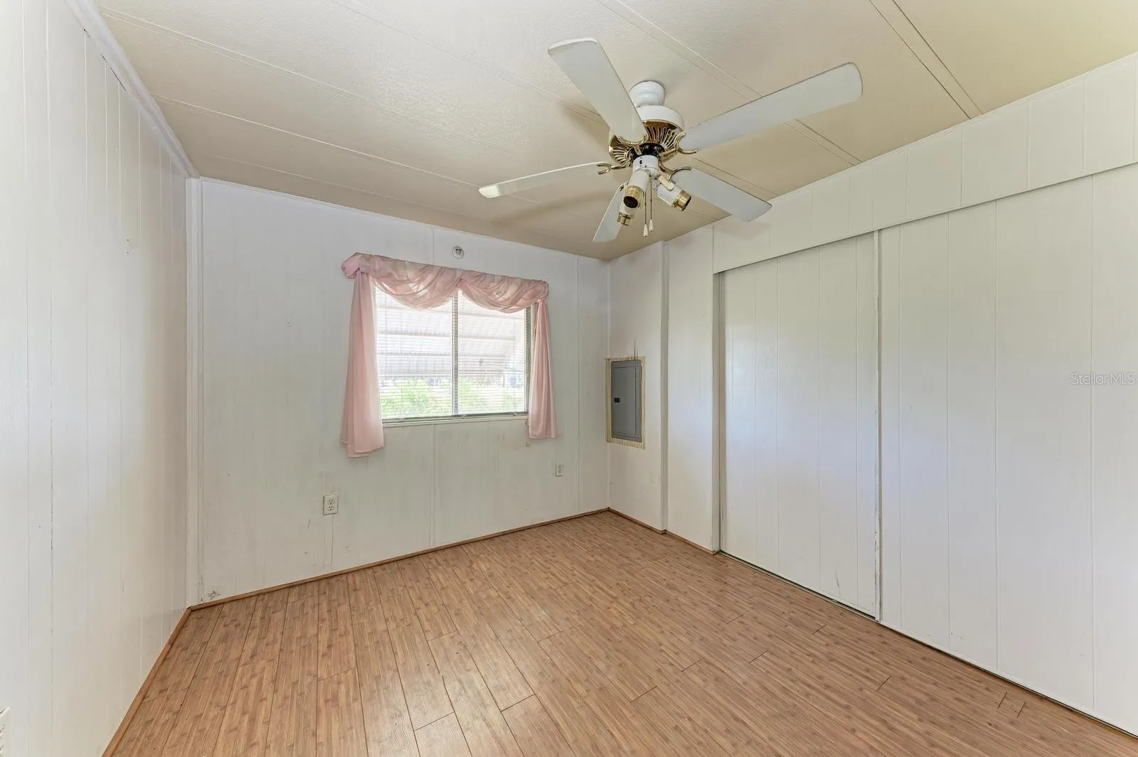348 TROPIC DR