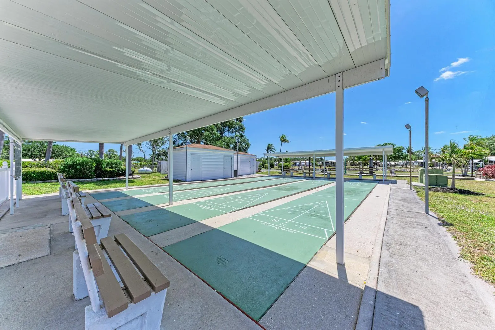 348 TROPIC DR