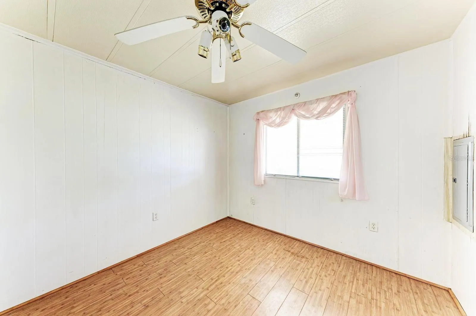 348 TROPIC DR