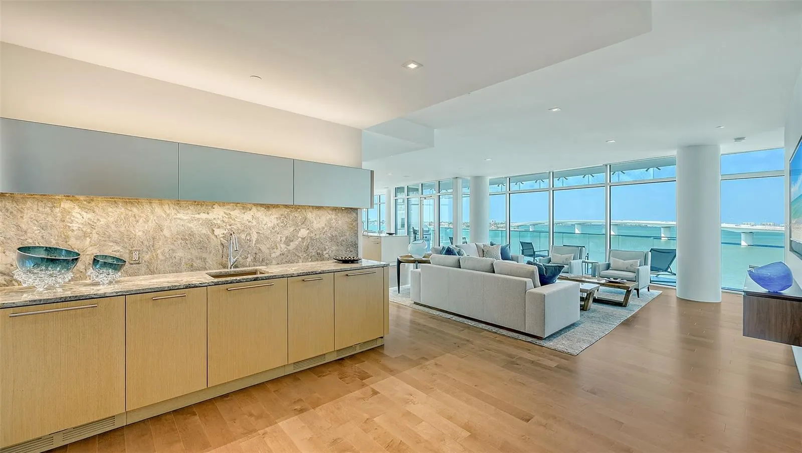280 GOLDEN GATE PT #600, #600