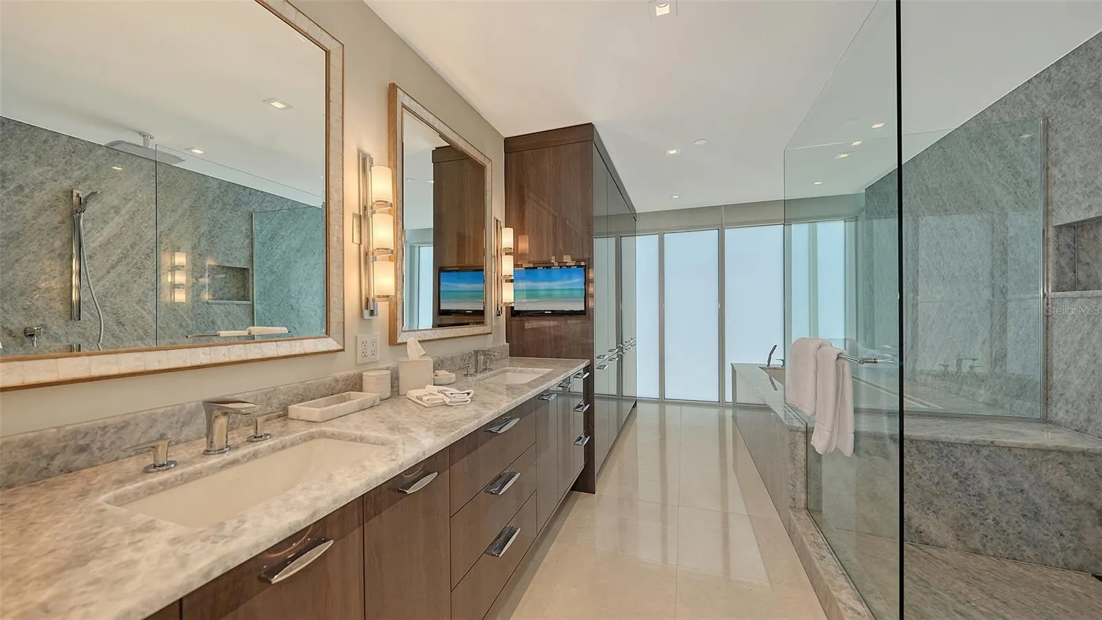 280 GOLDEN GATE PT #600, #600