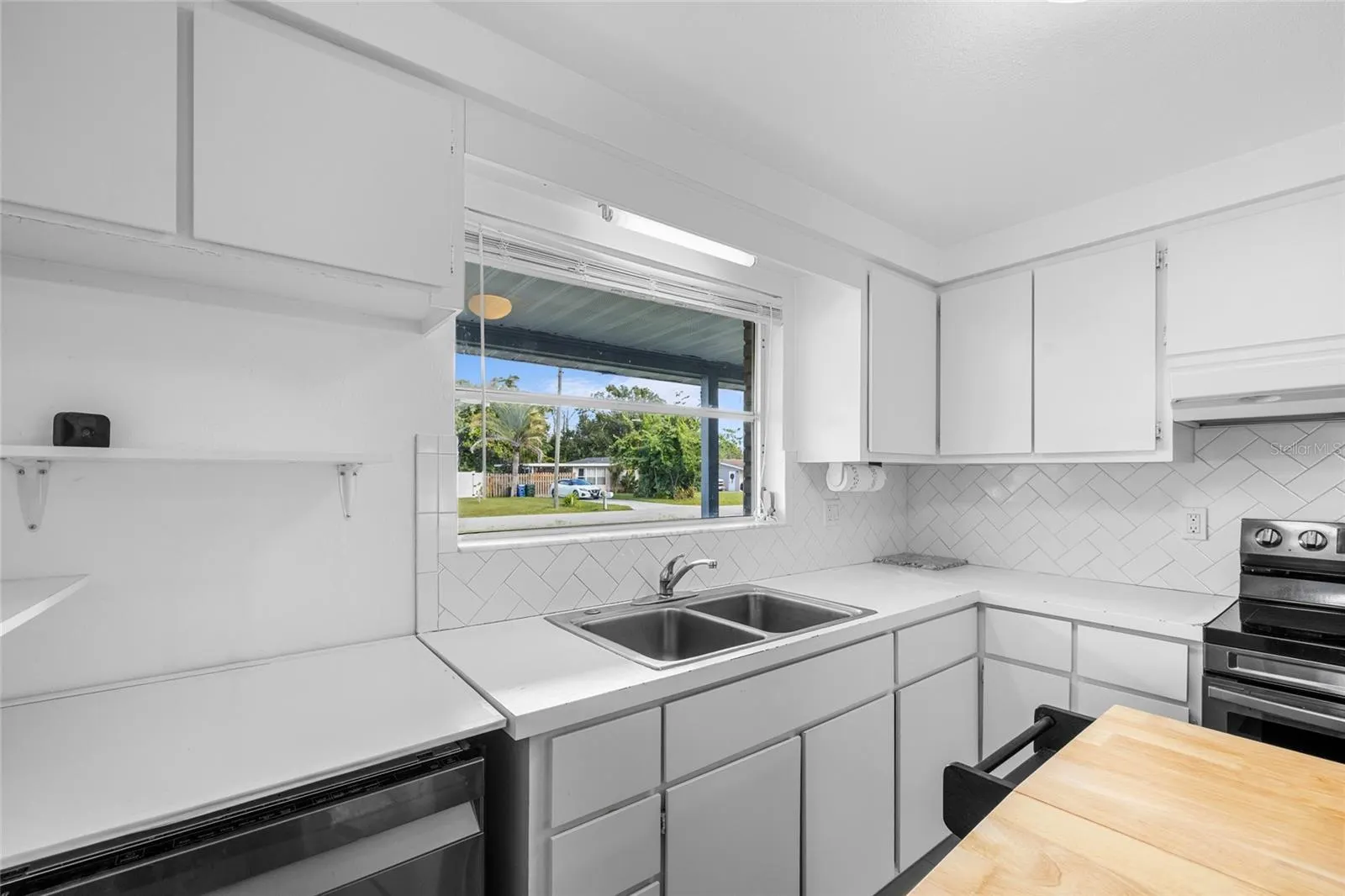 3338 CAMBRIDGE DR