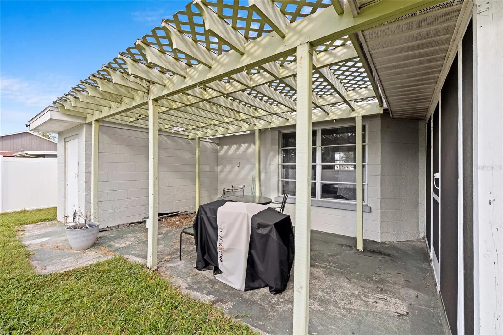 3338 CAMBRIDGE DR