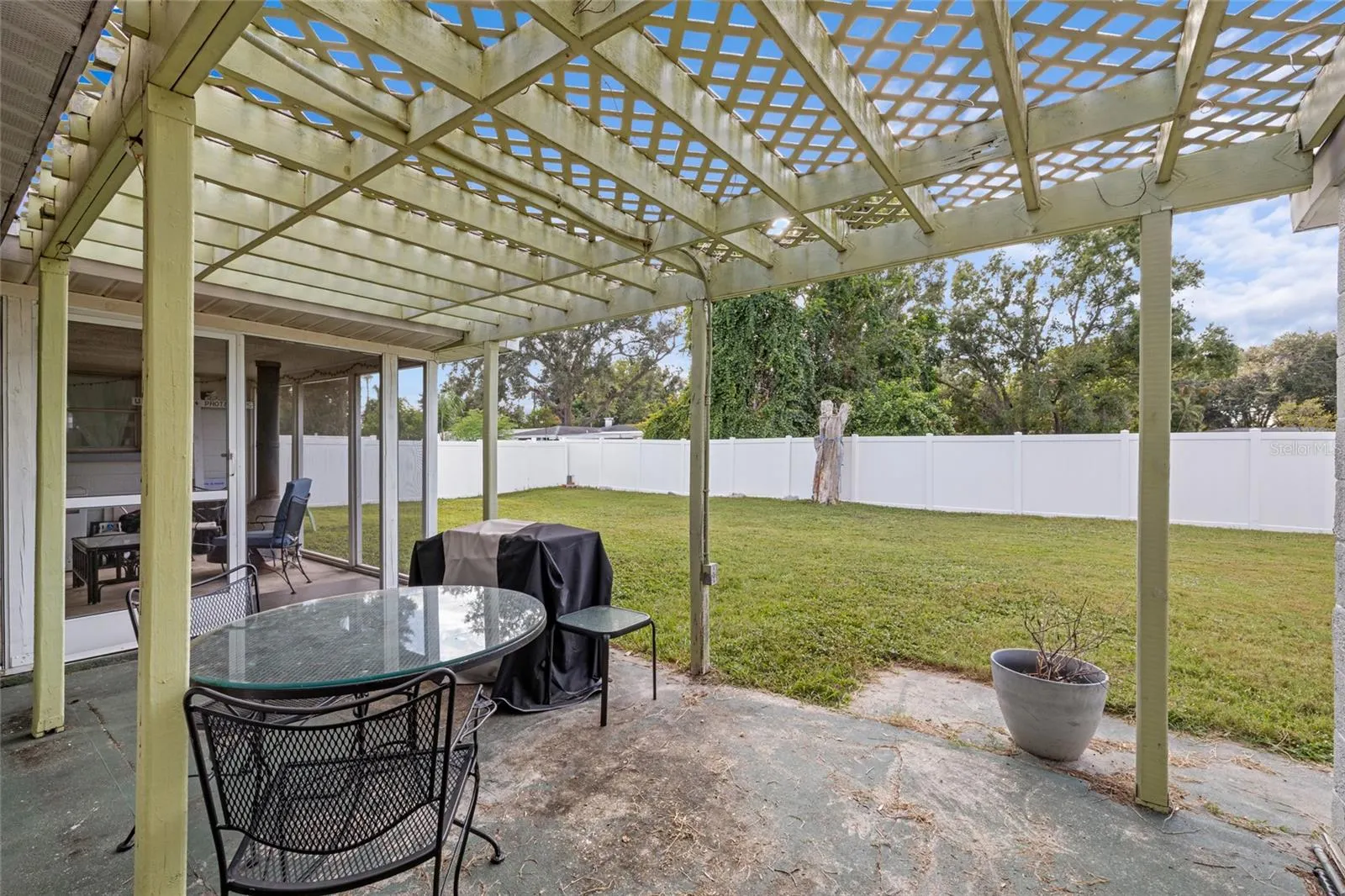 3338 CAMBRIDGE DR
