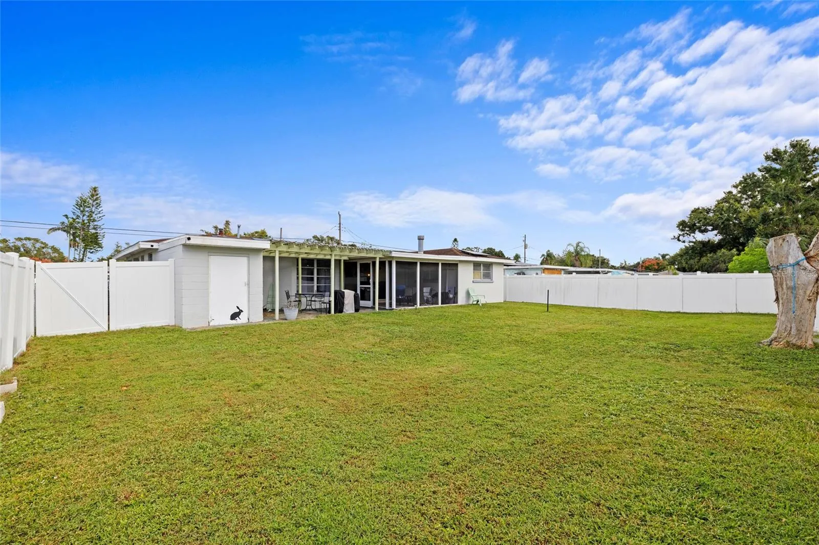 3338 CAMBRIDGE DR
