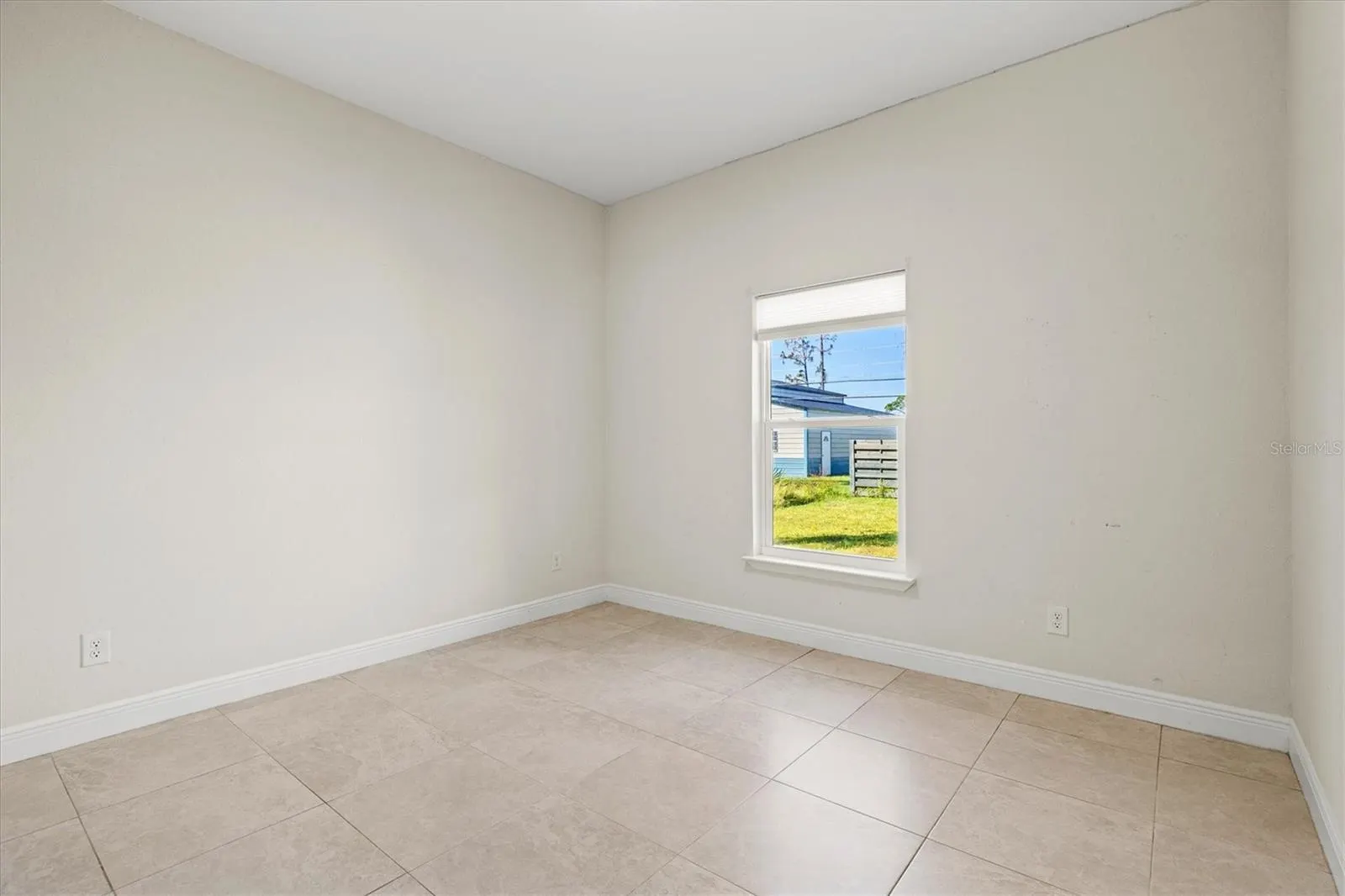 1251 PAPILLON ST
