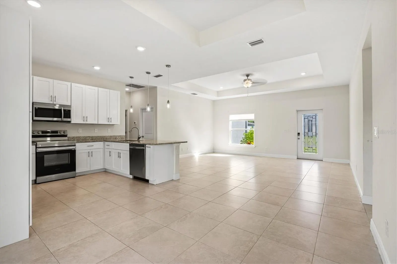 1251 PAPILLON ST
