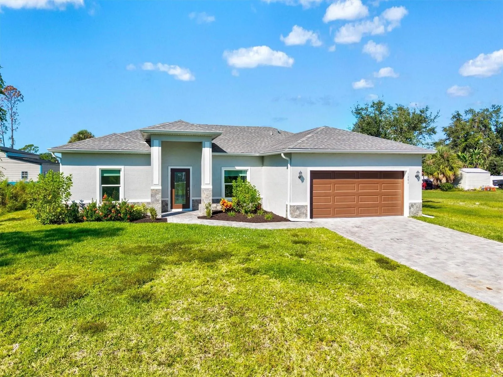 1251 PAPILLON ST
