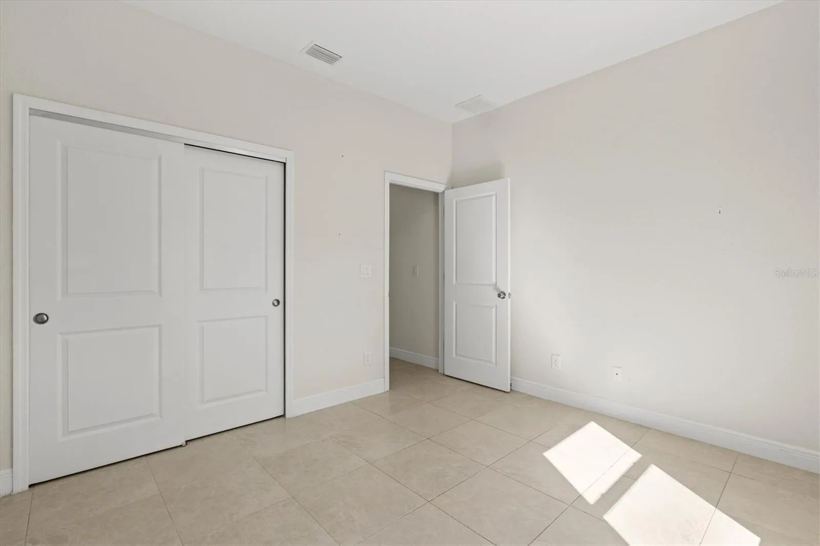 1251 PAPILLON ST